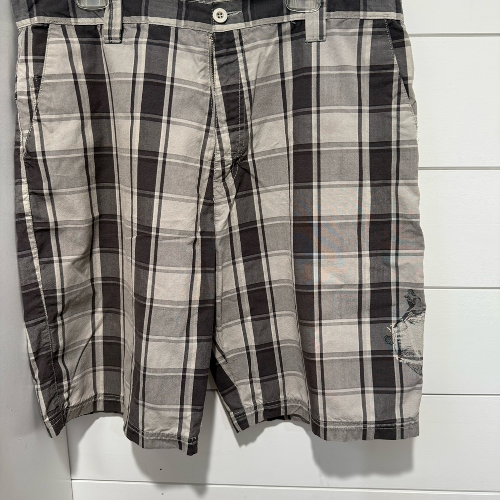 Burnside Men's Plaid Cargo Shorts in Black and Gray